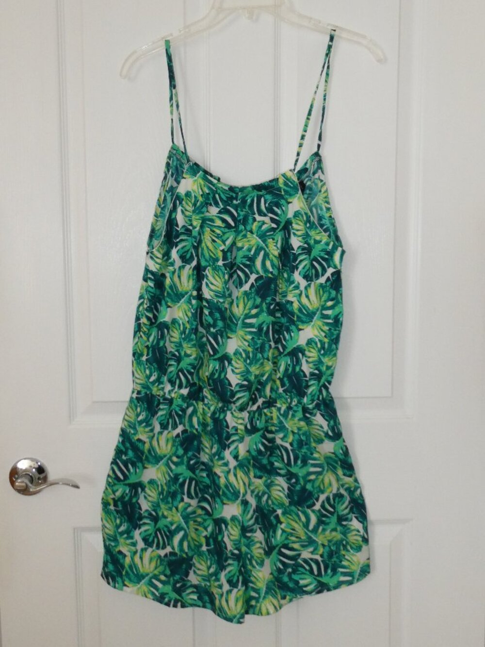Derek Heart Sleeveless tropical leaf print Romper Shorts Size Medium